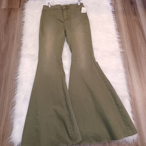 We the free. Women's size 29. Just Float On Flare. Army Green. - Picture 5 of 7